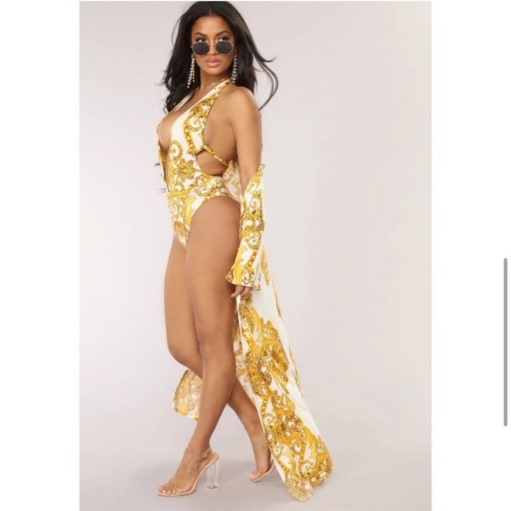 Fashion Nova sun suit💛